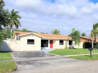8541 NW 3rd St, Pembroke Pines, FL 33024