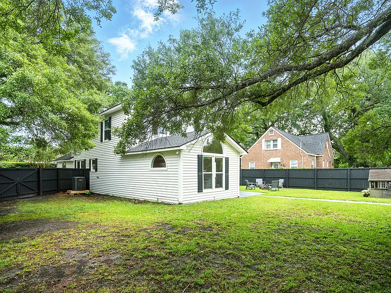 51 Stocker Dr — Photo 8