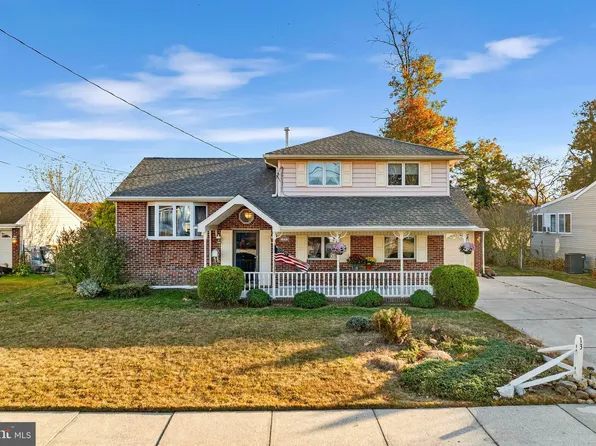 13 Canterbury Dr, Pennsville, NJ 08070