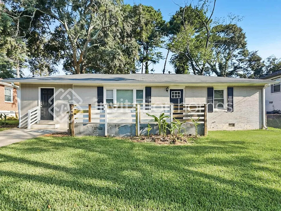 2490 Habersham Dr