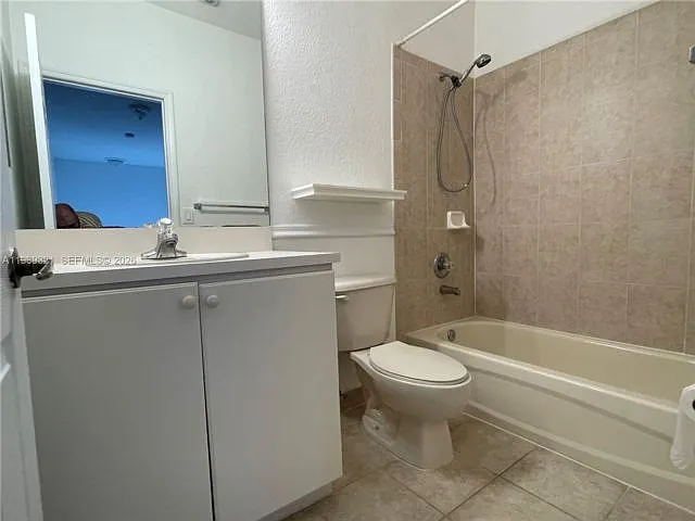 10844 NW 84th St — Photo 12