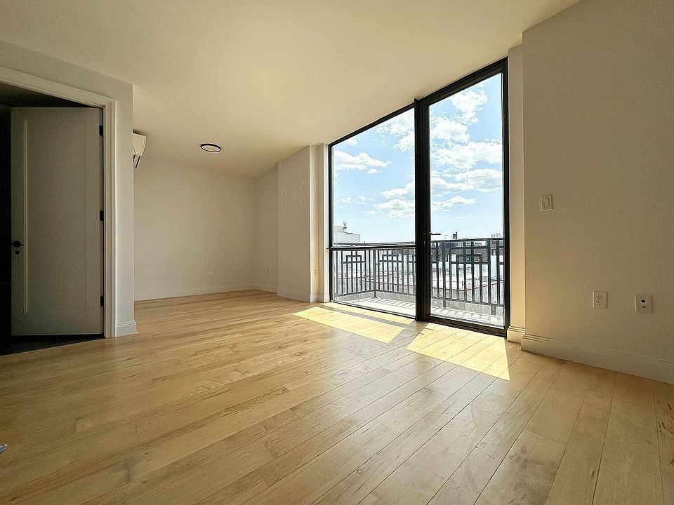 1st image of 564 Saint Johns Pl APT 818