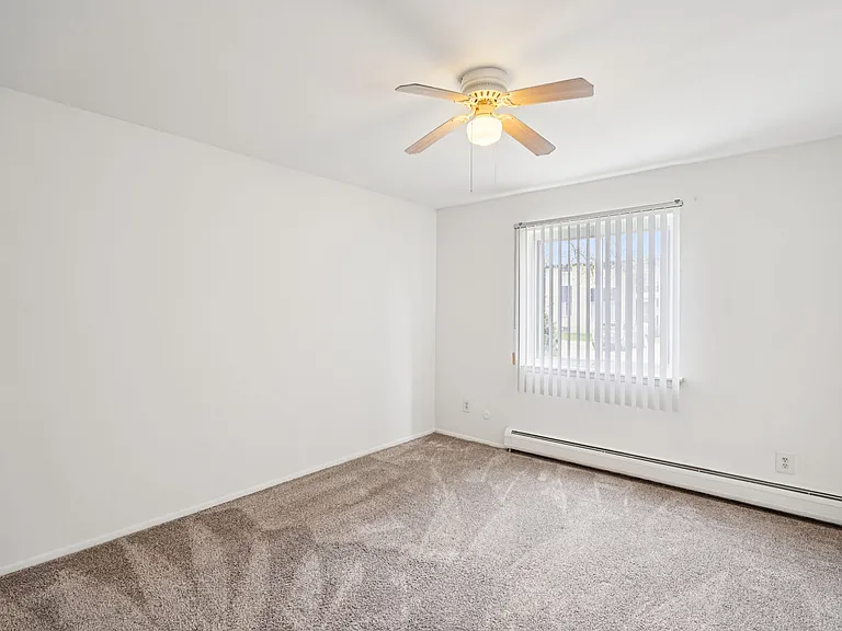 Outer Drive Manor Apartments — Photo 48