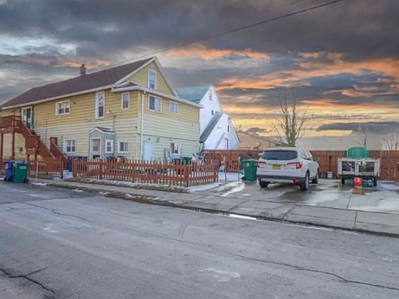 2nd image of 20 South St APT 1