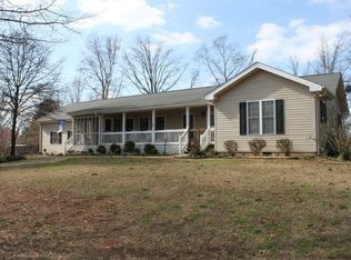 450 Red Dog Run, Royston, GA 30662