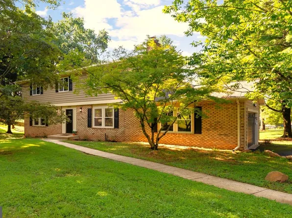 3909 Thoroughbred Ln, Owings Mills, MD 21117