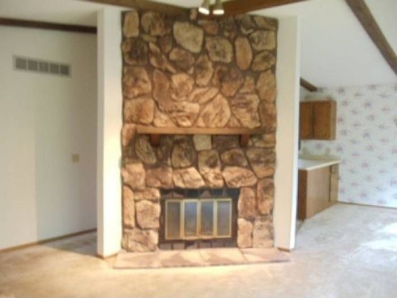 3rd image of 7946 Fairfield Cir N