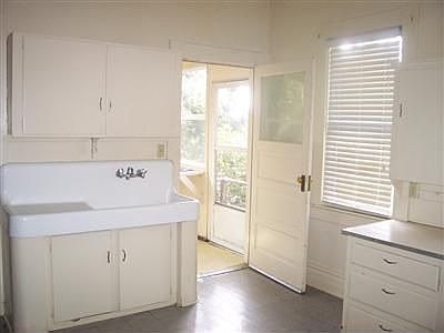2nd image of 171 E Placer St