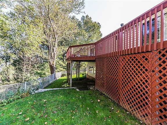4th image of 105 Mark Twain Dr