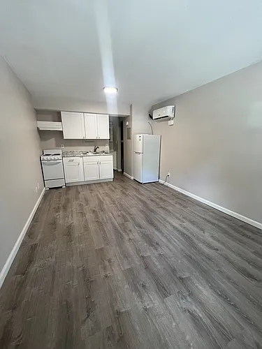 5015 Jacksboro Pike Photo 1