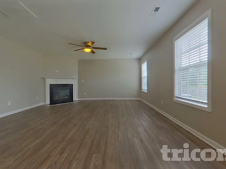 443 Laurel Mist Ln — Photo 2