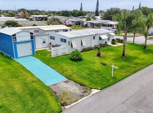 7102 SE Bluebird Cir, Hobe Sound, FL 33455
