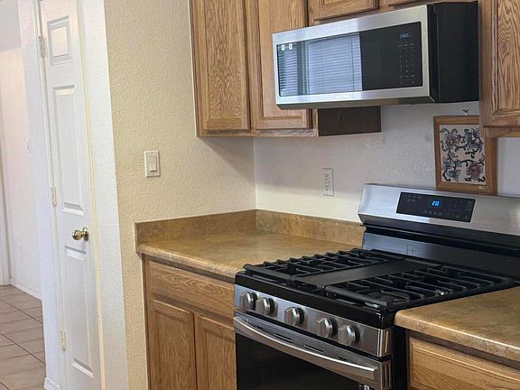 3rd image of 640 Ridgeside Trl SW