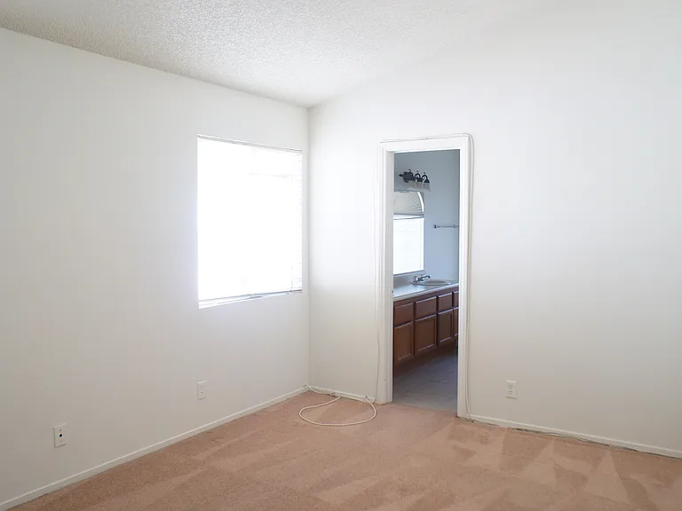 2705 Cheshire Ct — Photo 12