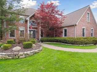 3615 Lakewood Shores Dr, Howell, MI