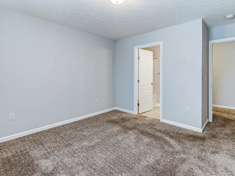 Crossroads Apartments — Photo 5