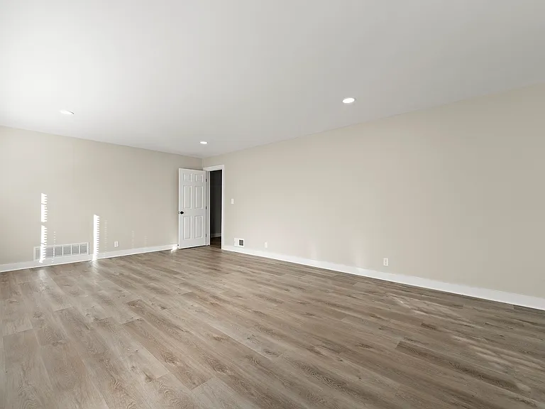 932 Mount Airy Dr SW — Photo 3