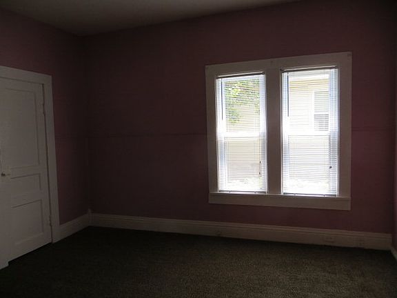 5th image of 101 E Cherry St