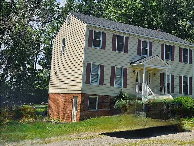 1421 Eastlook Ln — Photo 3