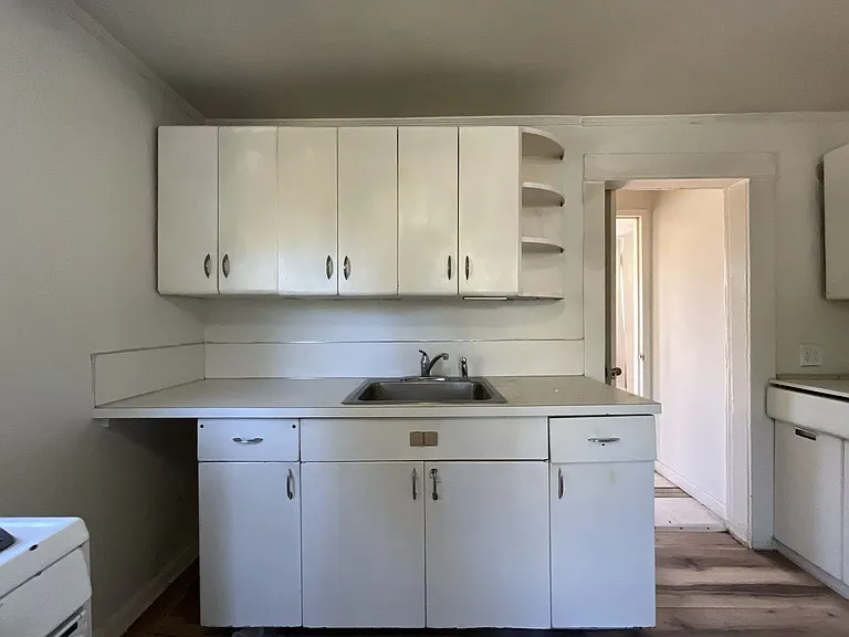 6906 N Newcastle Ave — Photo 8