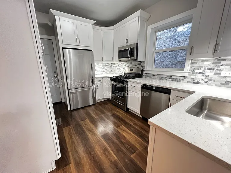 1439 N Artesian Ave #1 — Photo 3
