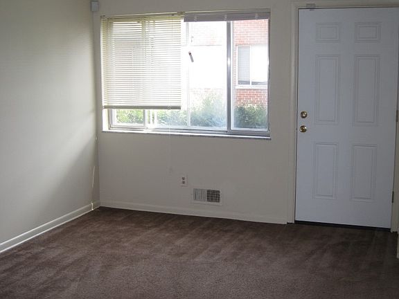 4th image of 5741 Arborwood Ct APT B