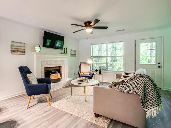 5198 Laurel Bridge Dr SE, Smyrna, GA 30082