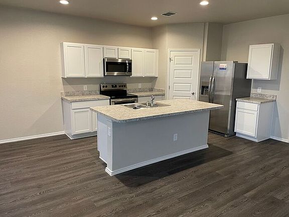 5th image of 13034 Candace Way