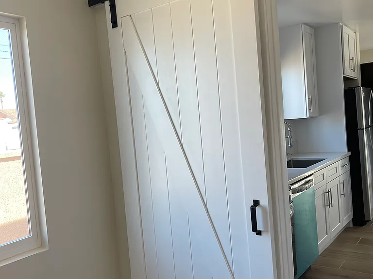 1005 Neptune Dr — Photo 5