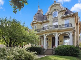 3033 W Kilbourn Ave, Milwaukee, WI 53208