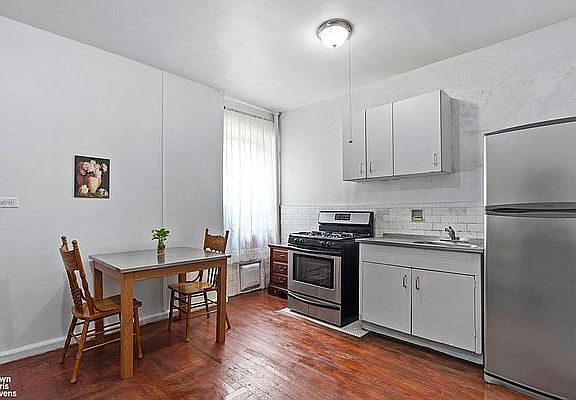 4th image of 811 Walton Ave APT B11