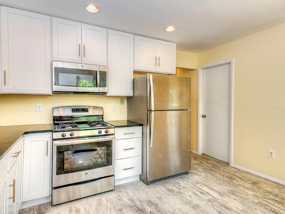 4th image of 760 Kevin Ct