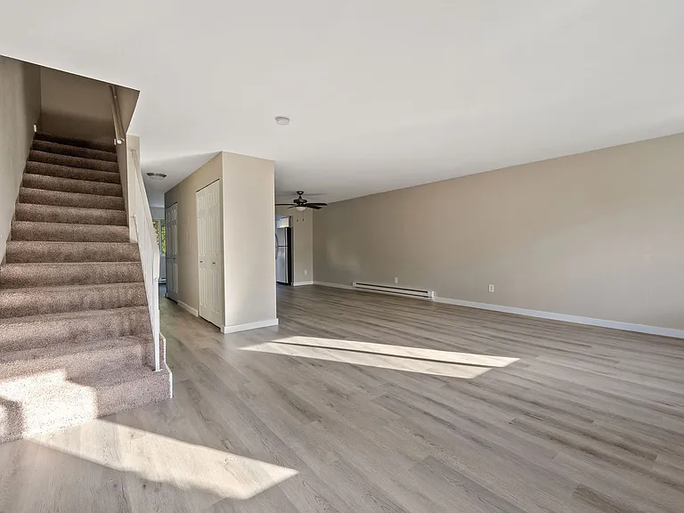 Brittany House Apartments — Photo 43