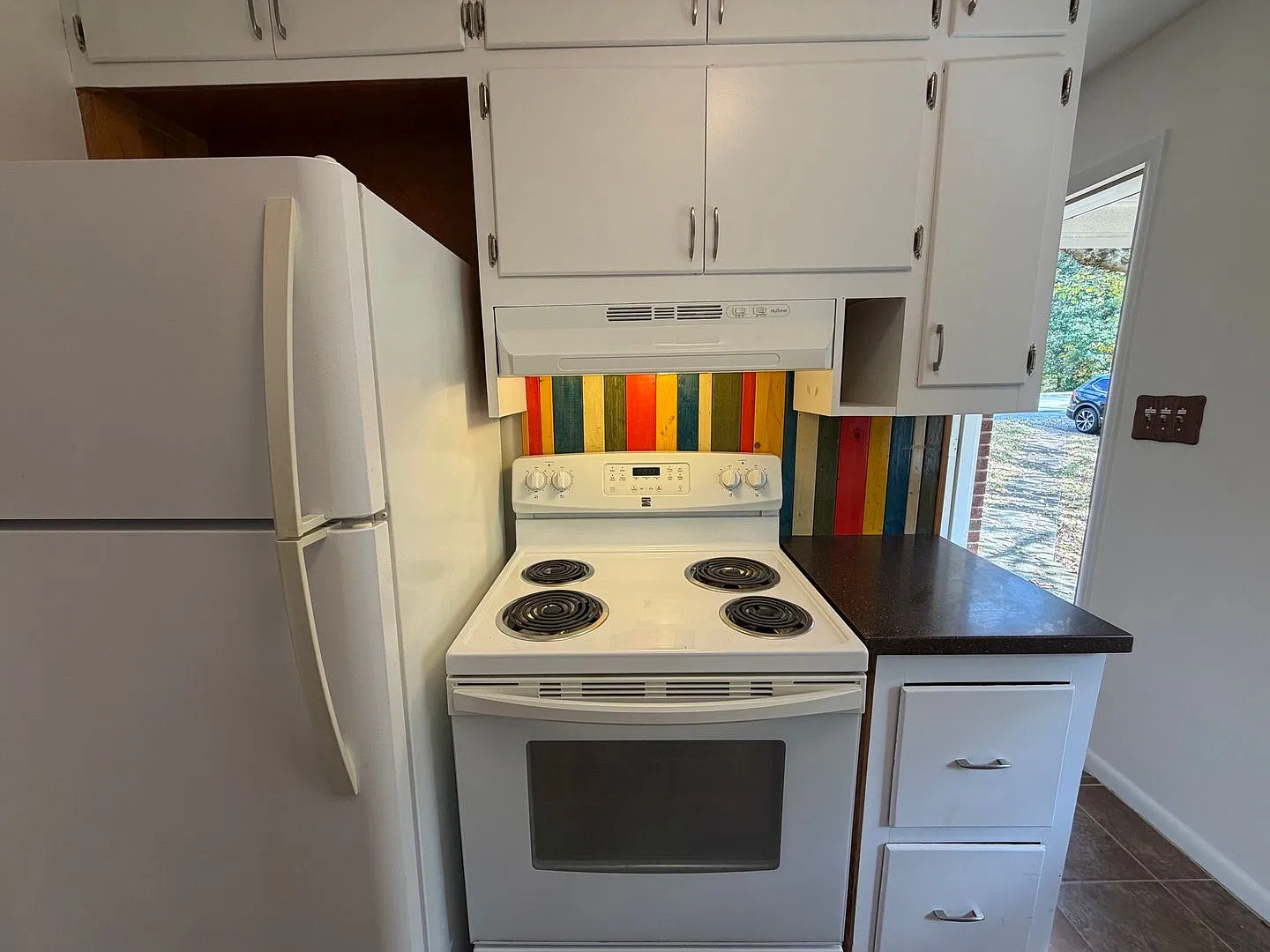 West AVL - Clean, Spacious 2/1 Ready Now! — Photo 4