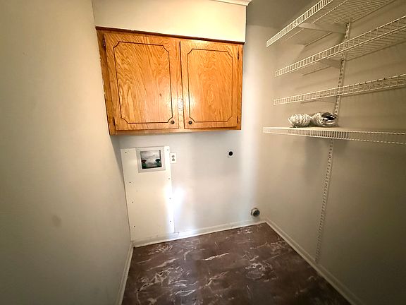 5th image of 2 Ouida Cir