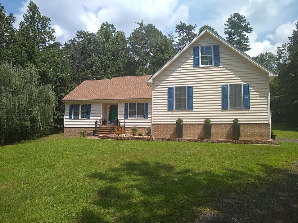 Amazing home on a private 1.96 acre scenic lot!