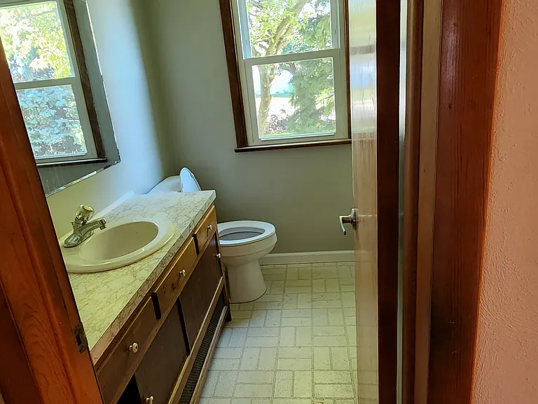40 Moul Ave — Photo 12