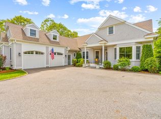 29 Flat Pond Cir, Mashpee, MA 02649