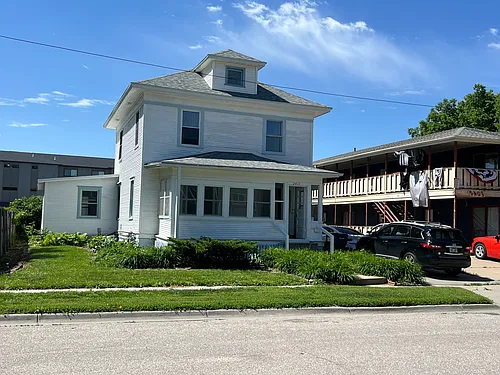 2411 Lynn St Photo 1