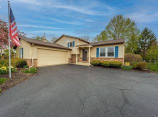 10262 S Bramblewood Rd, Perrysburg, OH 43551