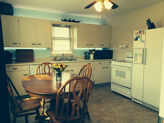 4th image of 606 Picotte St
