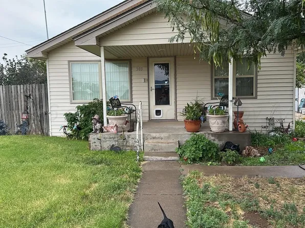 303 N Cornell Ave, Fritch, TX 79036