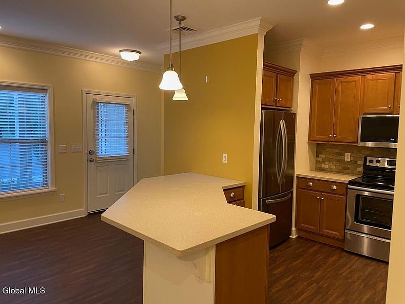 3rd image of 14 Lancaster Place