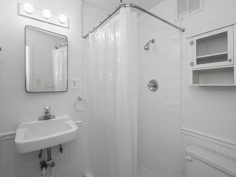The Bethana Apartments — Photo 27