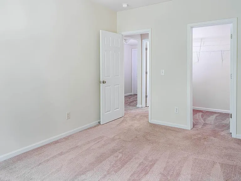 7908 Clover Creek Ct — Photo 8
