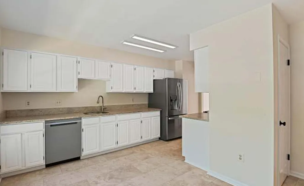 3 bed, 1743 sqft, $3,350 — Photo 4