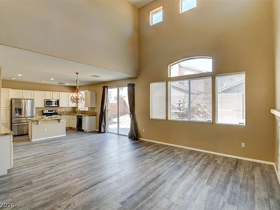 5th image of 541 Artola St