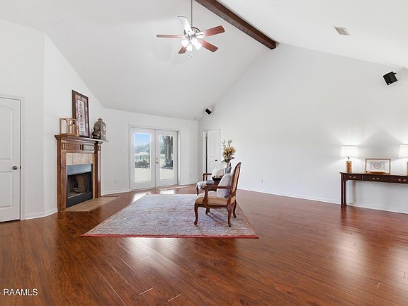 5th image of 1035 Jeffery Dr