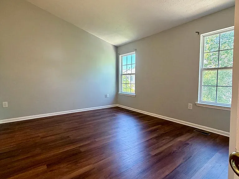 9804 Royal Commerce Pl — Photo 9