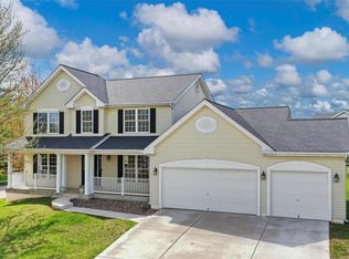 105 Park Ridge Dr, O'Fallon, MO 63366